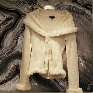 Bebe Ladies Sweater Top size Medium